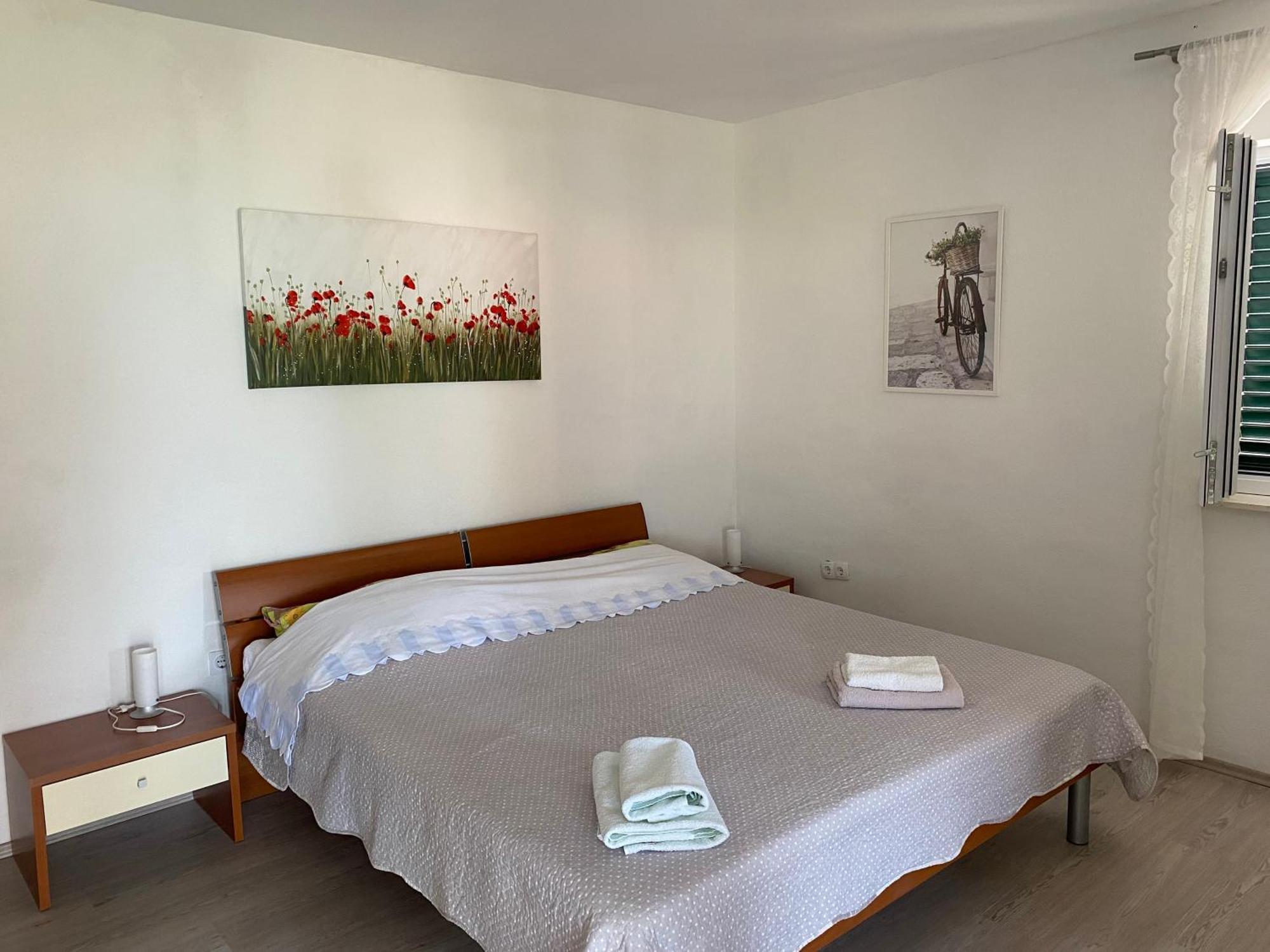 Merla Trogir Bagian luar foto