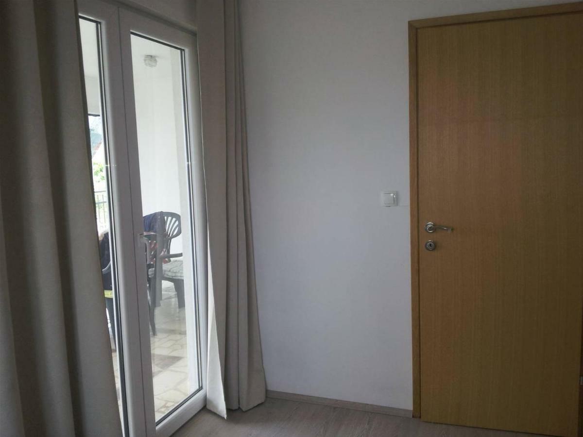 Merla Trogir Bagian luar foto